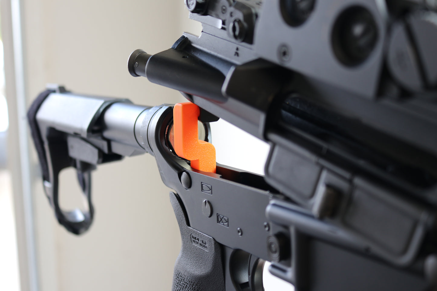 AR Upper/Lower Hold Open