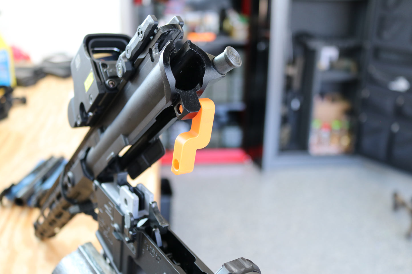 AR Upper/Lower Hold Open